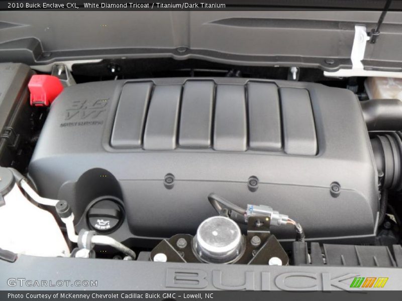 White Diamond Tricoat / Titanium/Dark Titanium 2010 Buick Enclave CXL