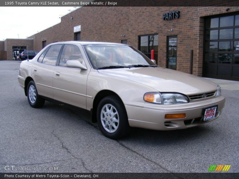 Cashmere Beige Metallic / Beige 1995 Toyota Camry XLE Sedan