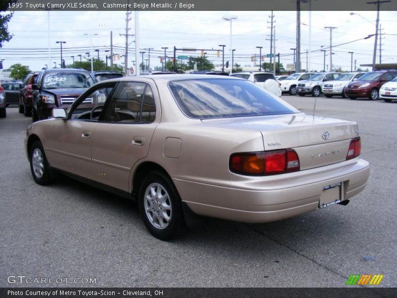 Cashmere Beige Metallic / Beige 1995 Toyota Camry XLE Sedan