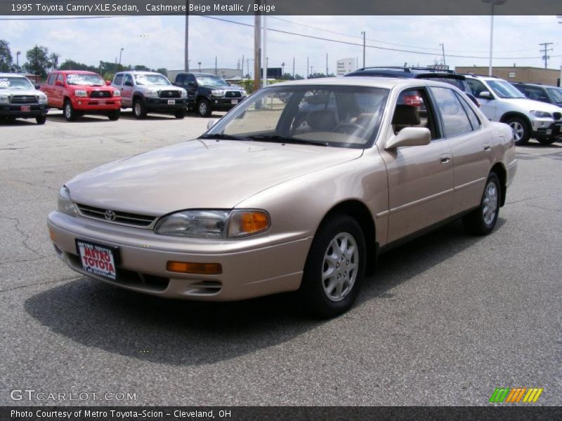 Cashmere Beige Metallic / Beige 1995 Toyota Camry XLE Sedan