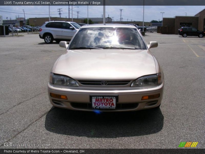 Cashmere Beige Metallic / Beige 1995 Toyota Camry XLE Sedan