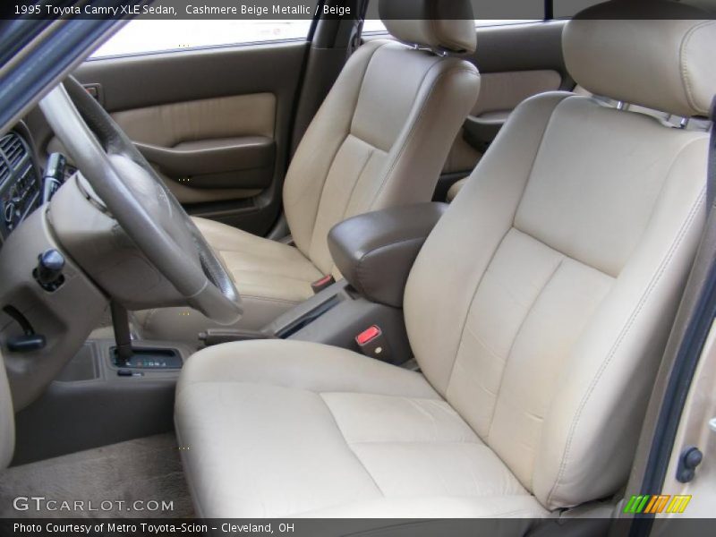 Cashmere Beige Metallic / Beige 1995 Toyota Camry XLE Sedan