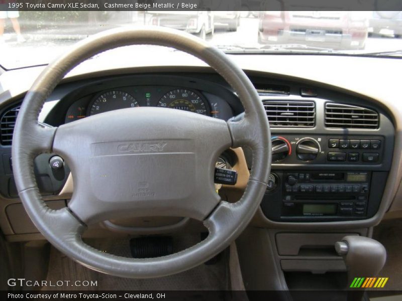 Cashmere Beige Metallic / Beige 1995 Toyota Camry XLE Sedan