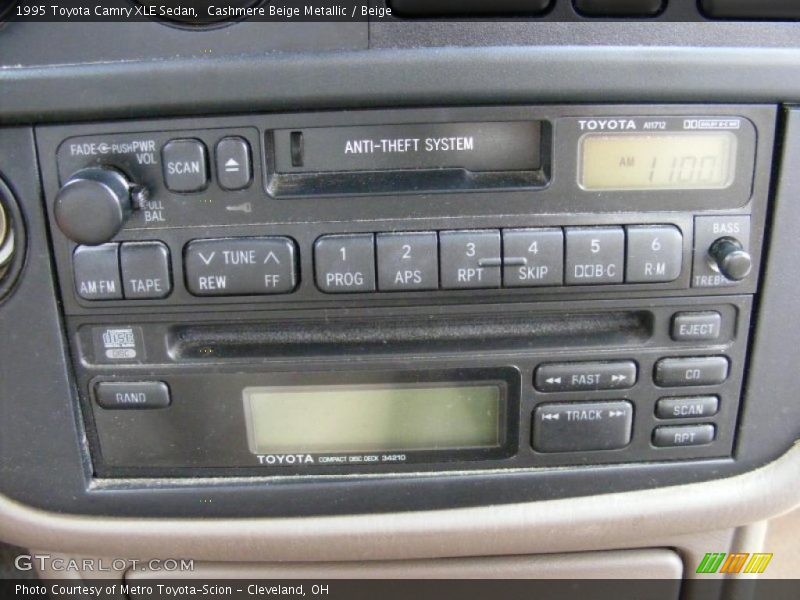 Cashmere Beige Metallic / Beige 1995 Toyota Camry XLE Sedan