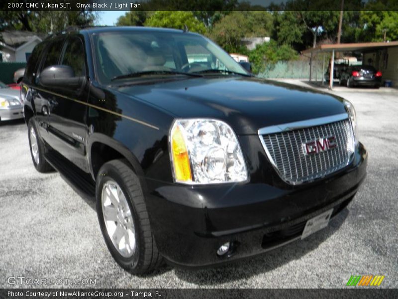 Onyx Black / Light Tan 2007 GMC Yukon SLT