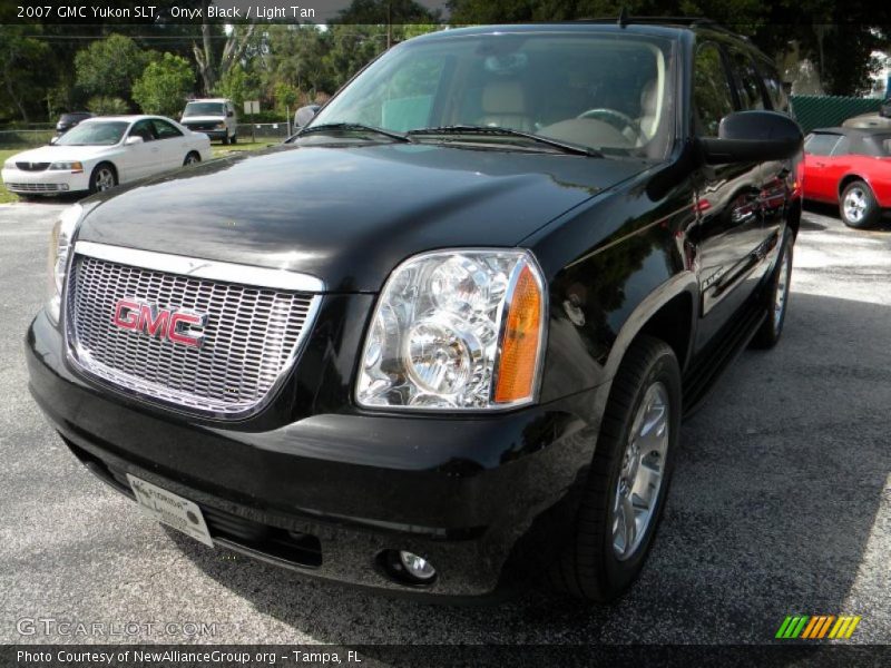 Onyx Black / Light Tan 2007 GMC Yukon SLT