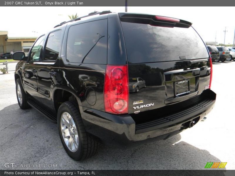 Onyx Black / Light Tan 2007 GMC Yukon SLT