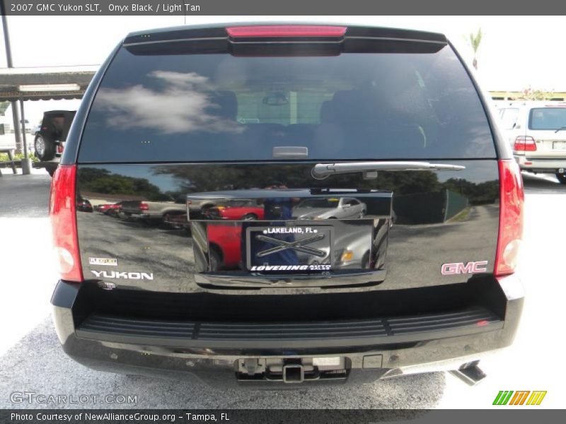 Onyx Black / Light Tan 2007 GMC Yukon SLT