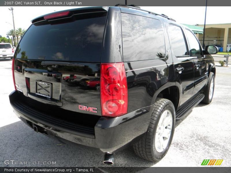 Onyx Black / Light Tan 2007 GMC Yukon SLT