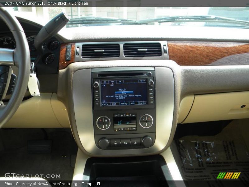 Onyx Black / Light Tan 2007 GMC Yukon SLT