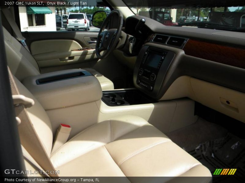Onyx Black / Light Tan 2007 GMC Yukon SLT