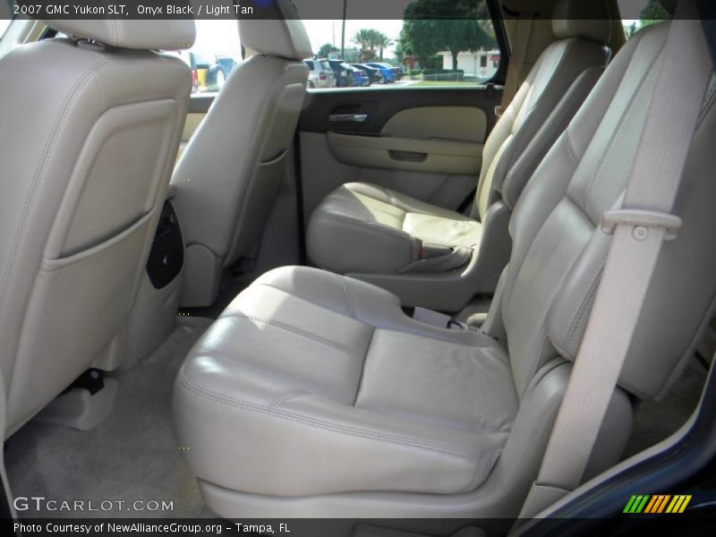 Onyx Black / Light Tan 2007 GMC Yukon SLT