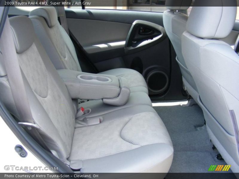 Super White / Ash Gray 2009 Toyota RAV4 4WD