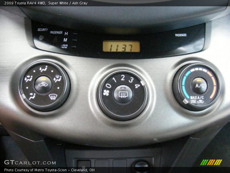 Super White / Ash Gray 2009 Toyota RAV4 4WD