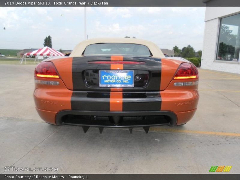 Toxic Orange Pearl / Black/Tan 2010 Dodge Viper SRT10
