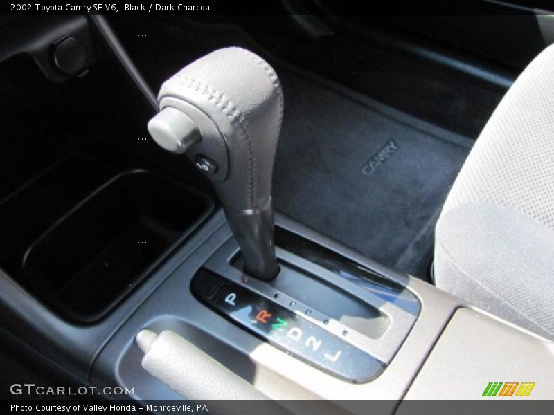 Black / Dark Charcoal 2002 Toyota Camry SE V6