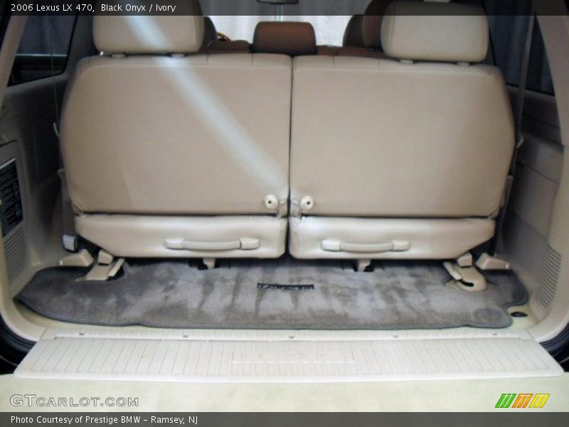 Black Onyx / Ivory 2006 Lexus LX 470