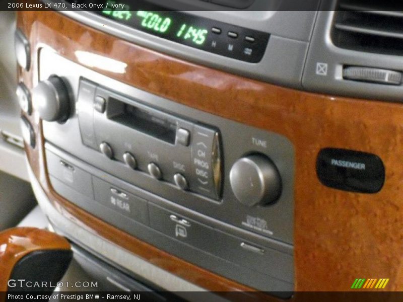 Black Onyx / Ivory 2006 Lexus LX 470
