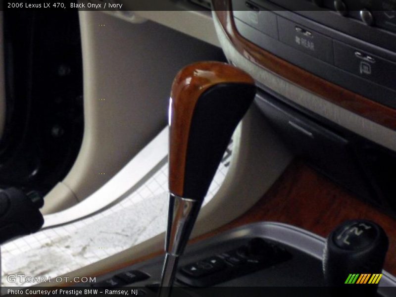 Black Onyx / Ivory 2006 Lexus LX 470