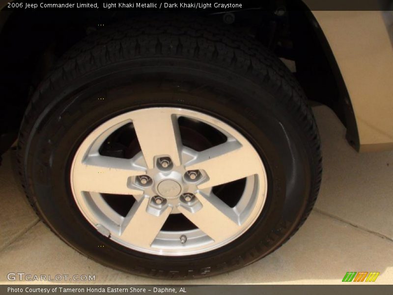 Light Khaki Metallic / Dark Khaki/Light Graystone 2006 Jeep Commander Limited