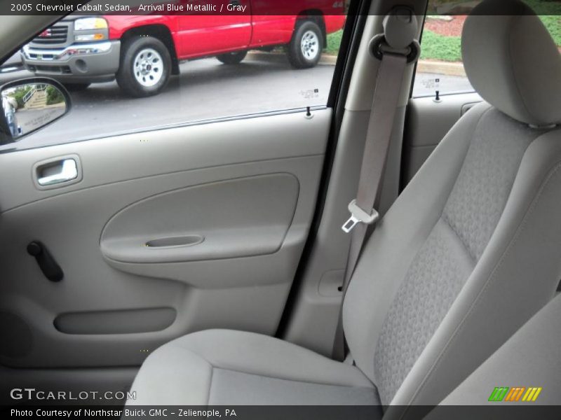 Arrival Blue Metallic / Gray 2005 Chevrolet Cobalt Sedan