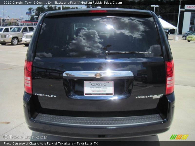Blackberry Pearl / Medium Pebble Beige/Cream 2010 Chrysler Town & Country LX