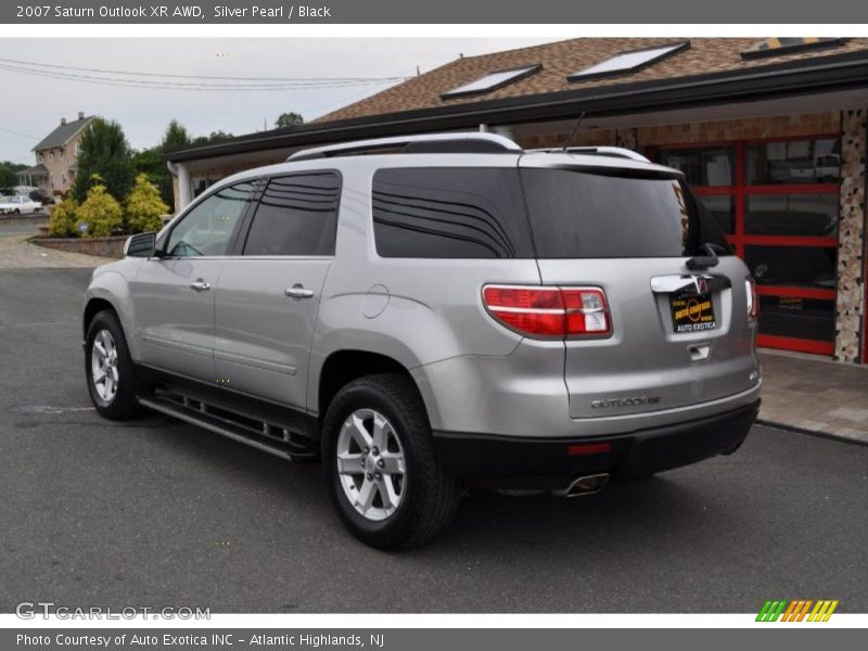 Silver Pearl / Black 2007 Saturn Outlook XR AWD