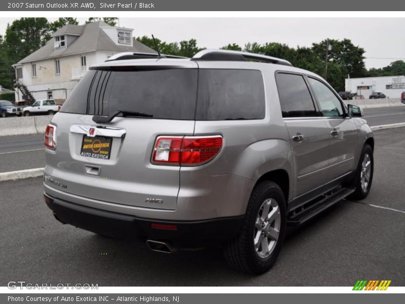 Silver Pearl / Black 2007 Saturn Outlook XR AWD