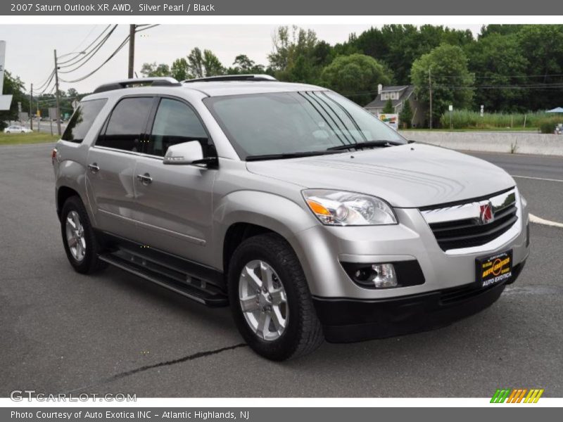Silver Pearl / Black 2007 Saturn Outlook XR AWD