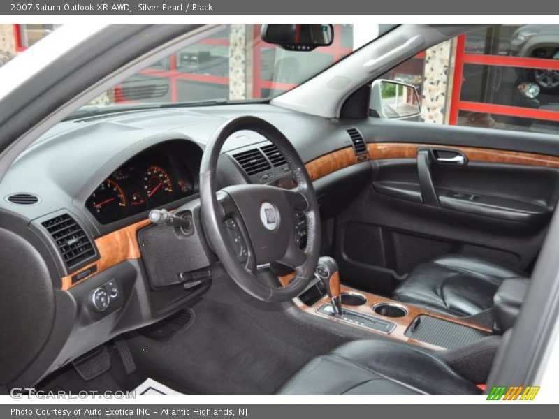 Silver Pearl / Black 2007 Saturn Outlook XR AWD