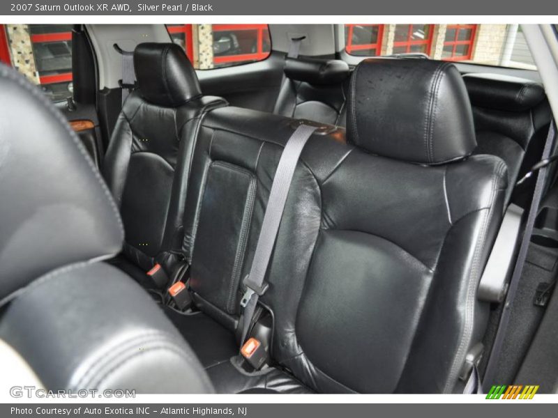 Silver Pearl / Black 2007 Saturn Outlook XR AWD