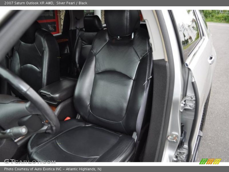 Silver Pearl / Black 2007 Saturn Outlook XR AWD
