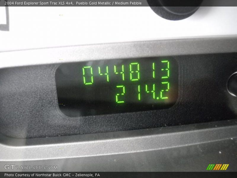 Pueblo Gold Metallic / Medium Pebble 2004 Ford Explorer Sport Trac XLS 4x4