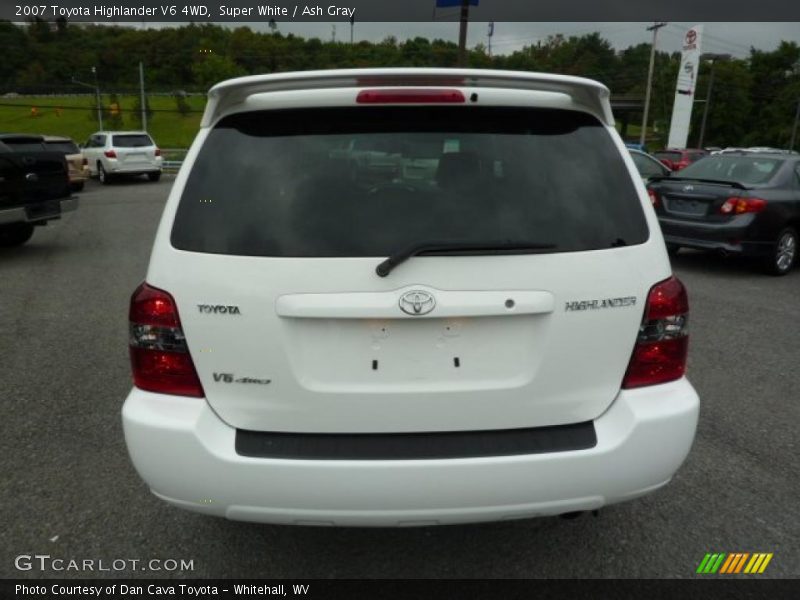 Super White / Ash Gray 2007 Toyota Highlander V6 4WD
