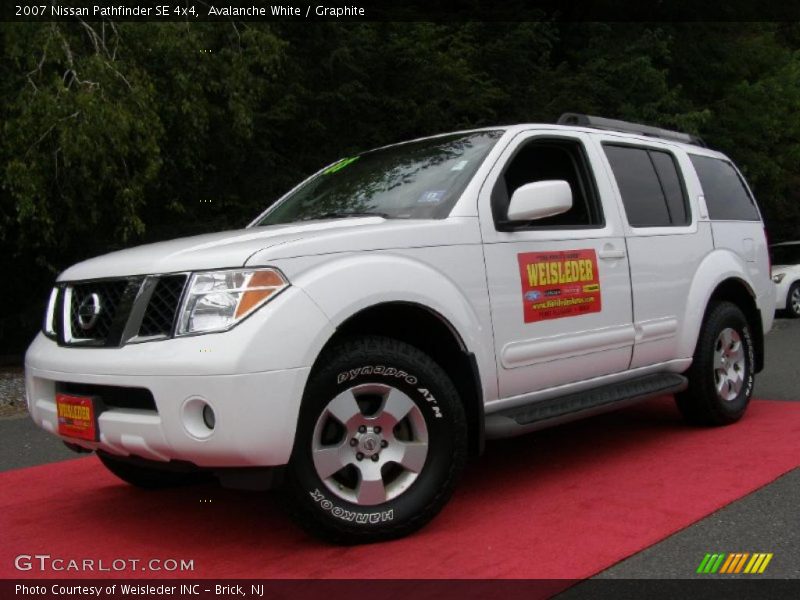 Avalanche White / Graphite 2007 Nissan Pathfinder SE 4x4