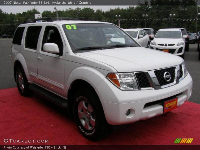 Avalanche White / Graphite 2007 Nissan Pathfinder SE 4x4