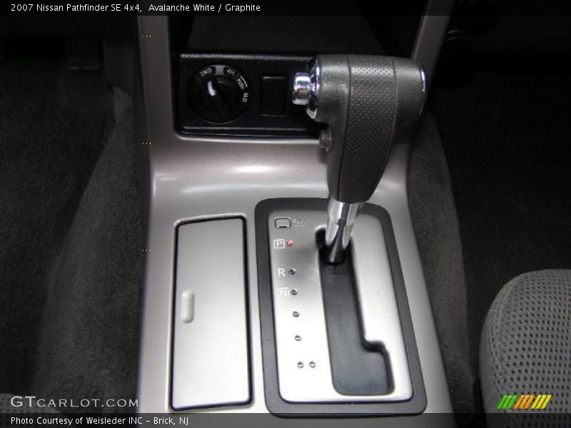 Avalanche White / Graphite 2007 Nissan Pathfinder SE 4x4