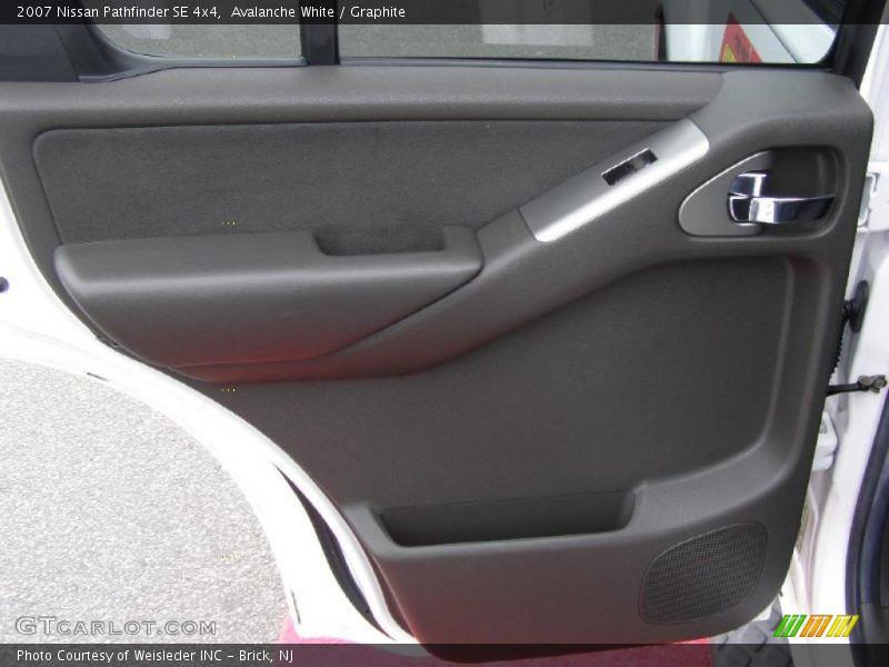Avalanche White / Graphite 2007 Nissan Pathfinder SE 4x4