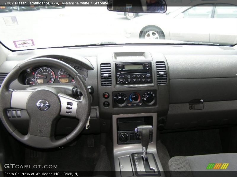 Avalanche White / Graphite 2007 Nissan Pathfinder SE 4x4