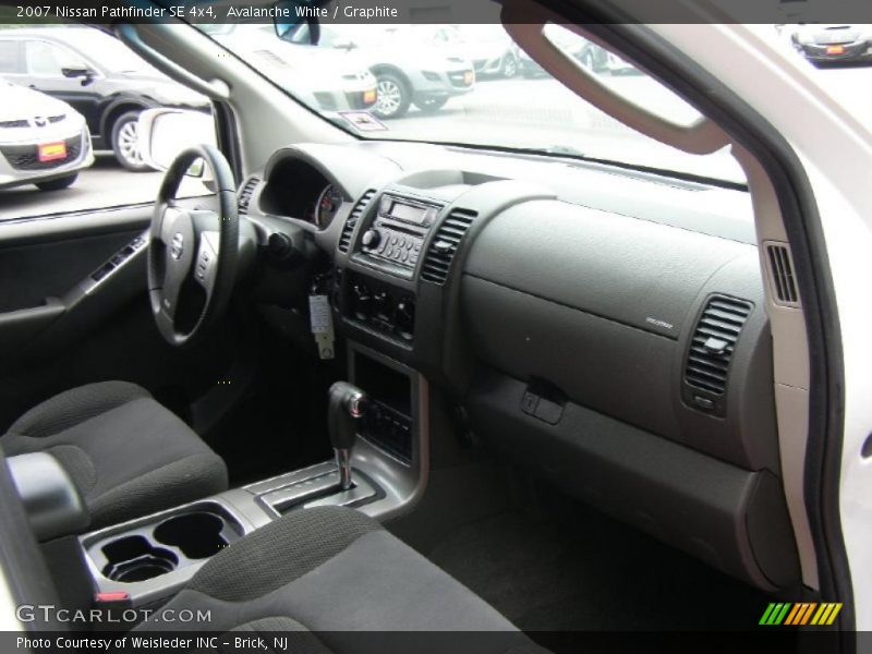 Avalanche White / Graphite 2007 Nissan Pathfinder SE 4x4