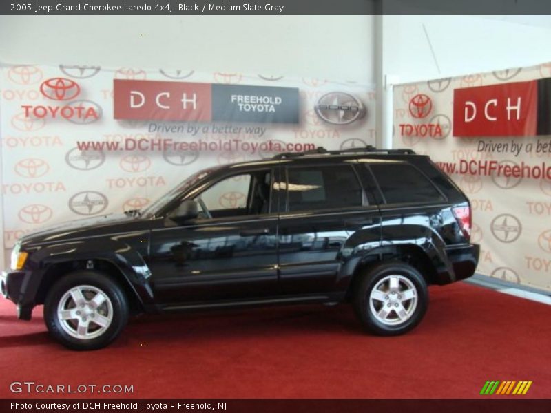 Black / Medium Slate Gray 2005 Jeep Grand Cherokee Laredo 4x4