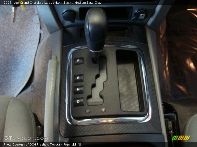 Black / Medium Slate Gray 2005 Jeep Grand Cherokee Laredo 4x4