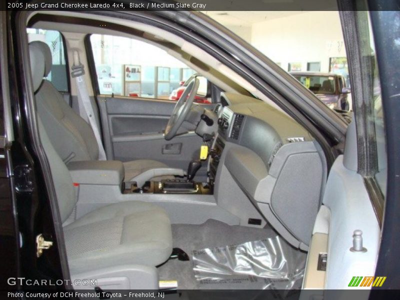 Black / Medium Slate Gray 2005 Jeep Grand Cherokee Laredo 4x4