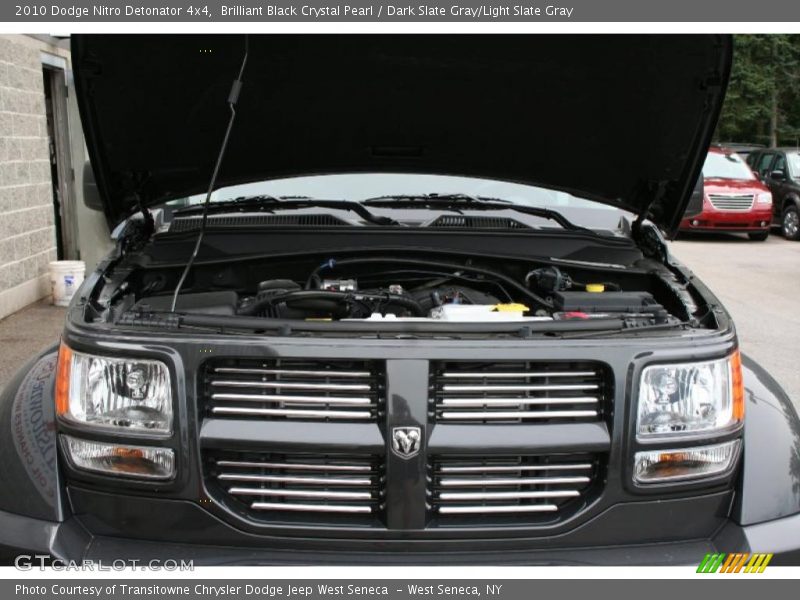 Brilliant Black Crystal Pearl / Dark Slate Gray/Light Slate Gray 2010 Dodge Nitro Detonator 4x4