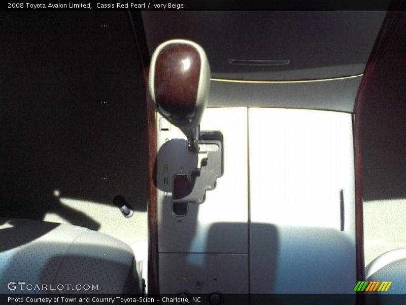 Cassis Red Pearl / Ivory Beige 2008 Toyota Avalon Limited