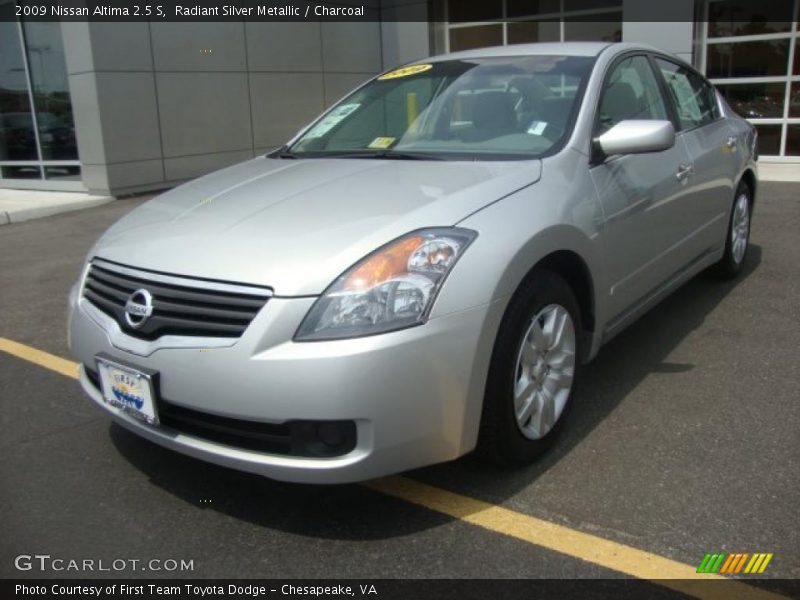 Radiant Silver Metallic / Charcoal 2009 Nissan Altima 2.5 S