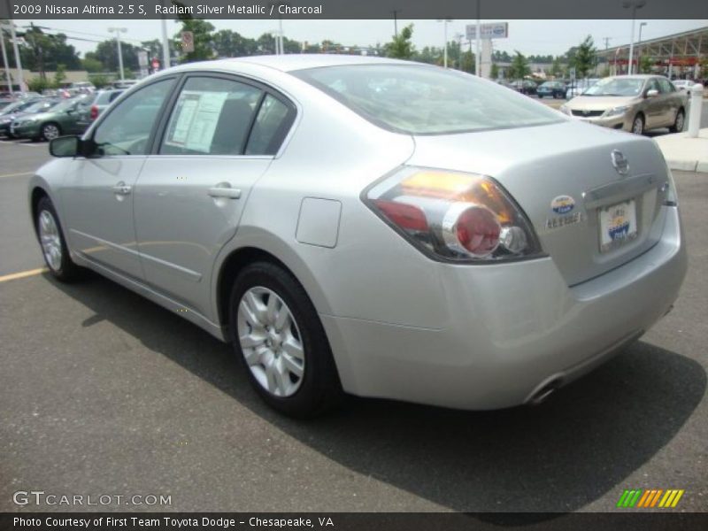 Radiant Silver Metallic / Charcoal 2009 Nissan Altima 2.5 S