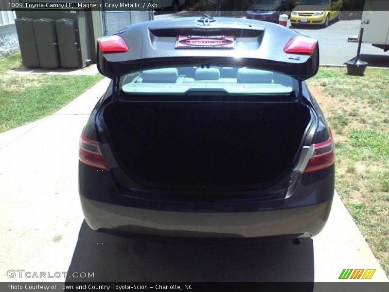 Magnetic Gray Metallic / Ash 2009 Toyota Camry LE