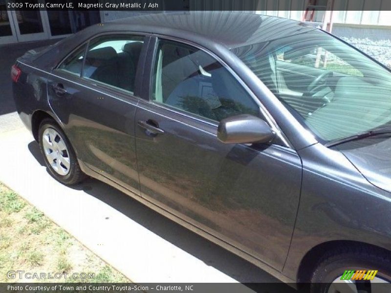 Magnetic Gray Metallic / Ash 2009 Toyota Camry LE