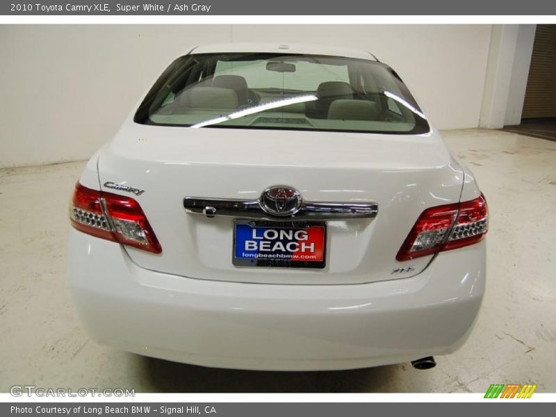 Super White / Ash Gray 2010 Toyota Camry XLE